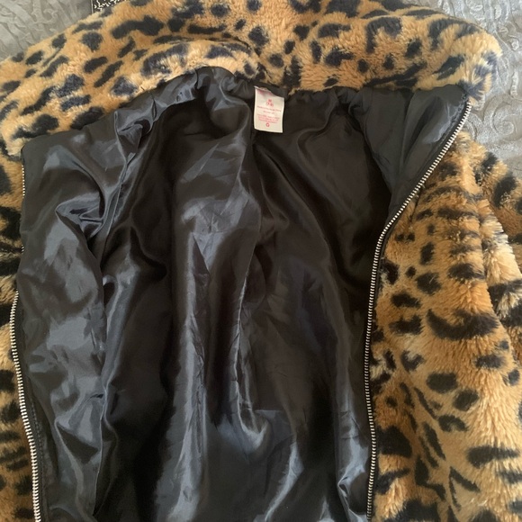 Animal print size small 7-9 juniors or woman’s small - Picture 3 of 5